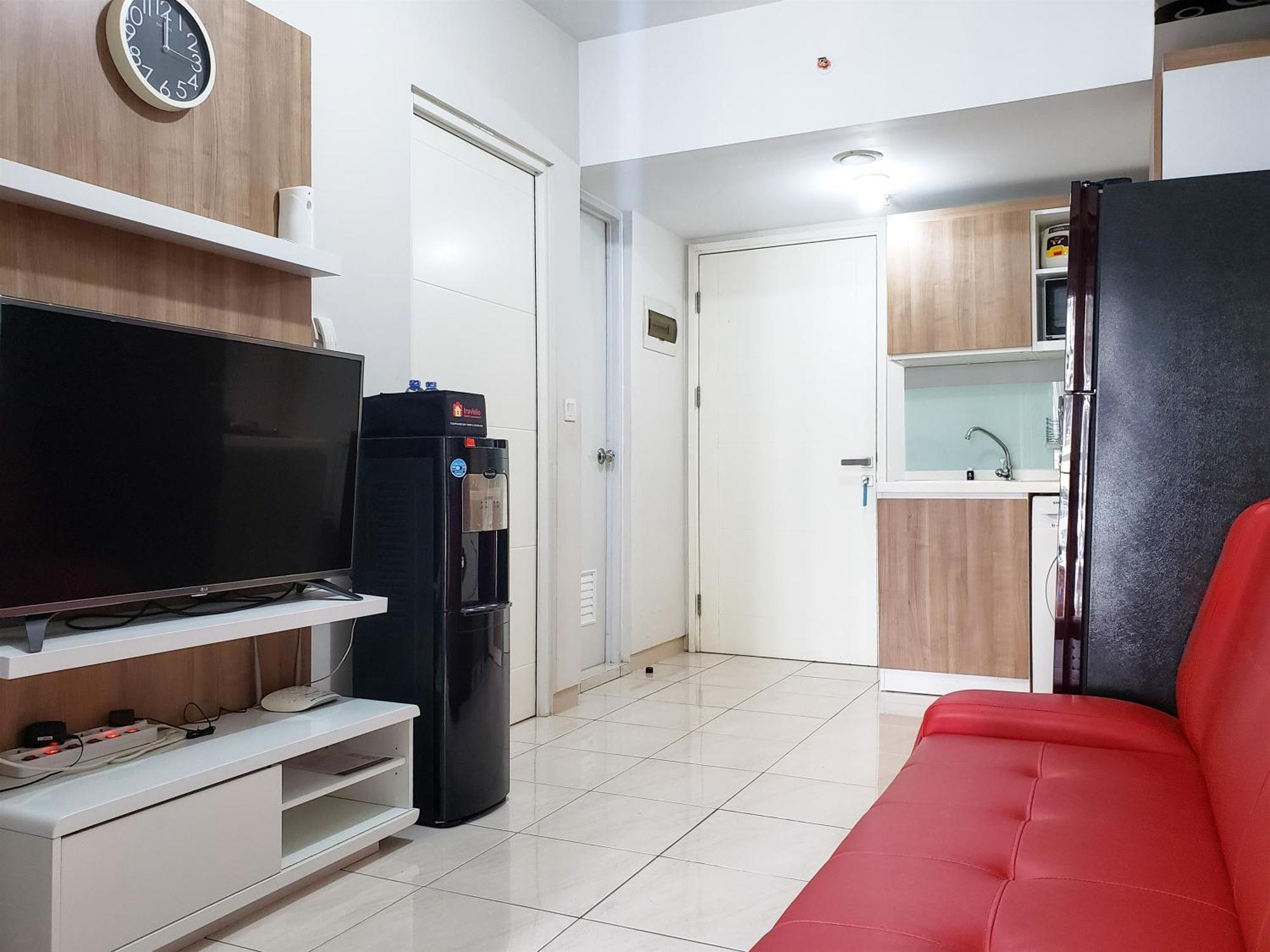 Comfort Living 2br At Springlake Summarecon By Travelio Apartemen